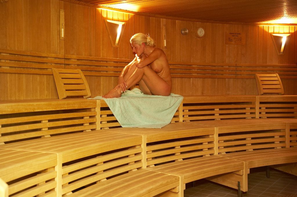 Wunderbar entspannen kann man in den unterschiedlichen Saunabereichen. Zur Verfügung stehen: finnische Sauna, Bio-Sauna, Kamin-Sauna und ein Dampfbad.