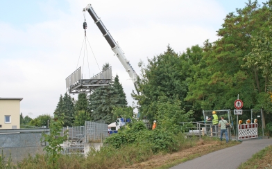Eingeschwebt: Neue Brücke in Großbauchlitz