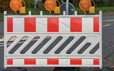 Vollsperrung Straße des Friedens zwischen Zwingerstraße und Fronstraße