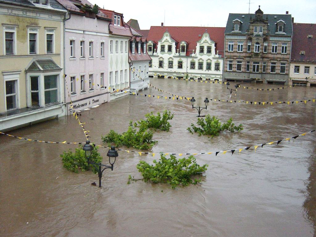 Flutkatastrophe 2002 - Döbelner Niedermarkt (Foto: J. Seyffarth)